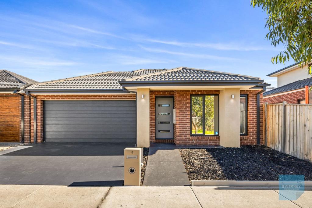 4 Hutton St, Deanside, VIC 3336