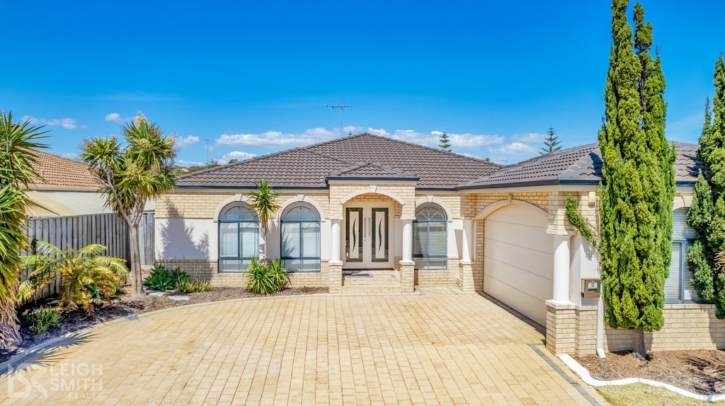 13 Kuta Lane, Halls Head, WA 6210