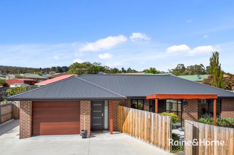 2/33 Lester Cres, Kingston, TAS 7050