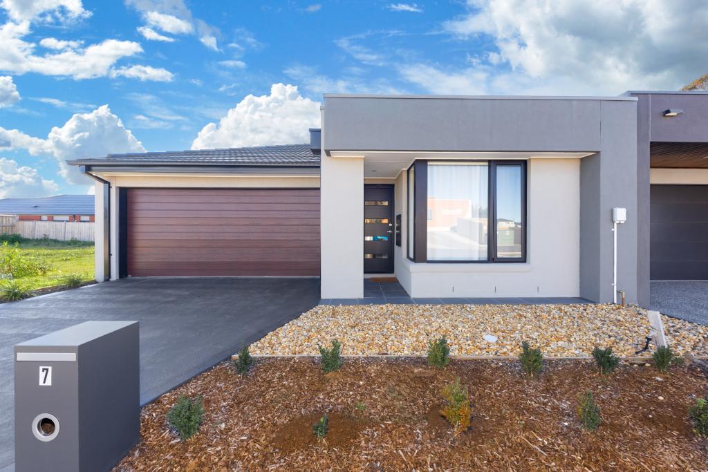 7 Touriga Cct, Sunbury, VIC 3429