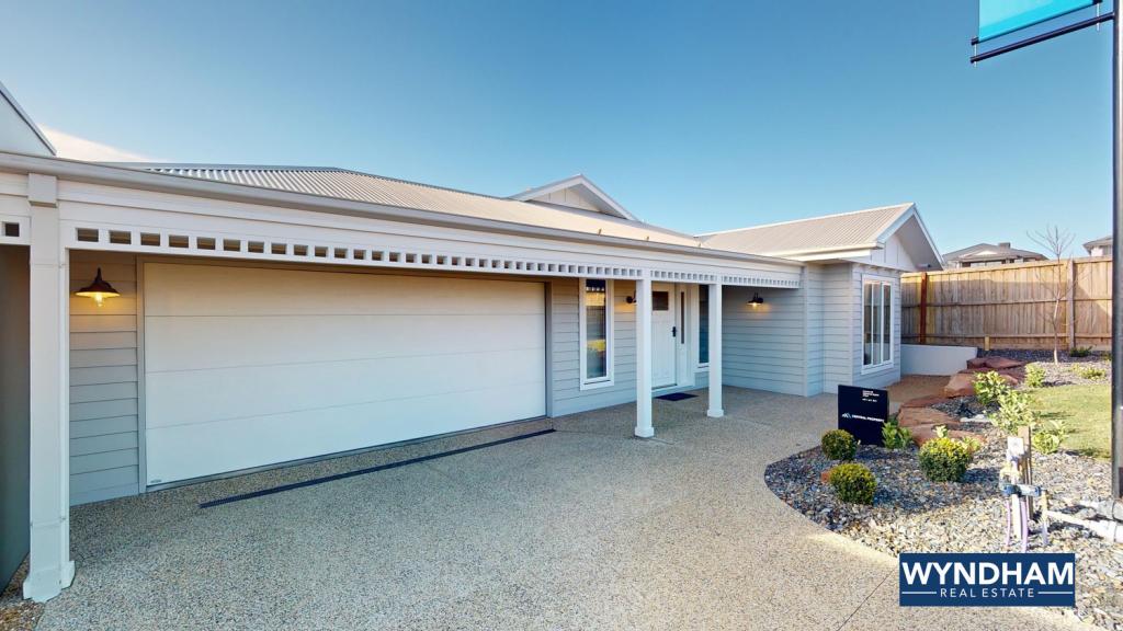 4 Cooma St, Manor Lakes, VIC 3024