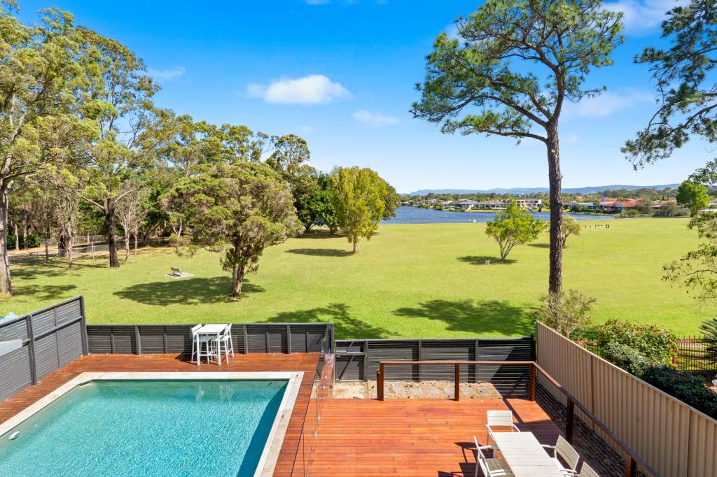 86 Bamboo Ave, Bundall, QLD 4217