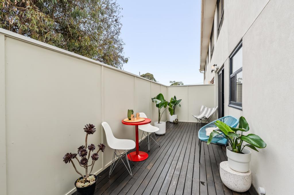 2/14 Hutton St, Thornbury, VIC 3071