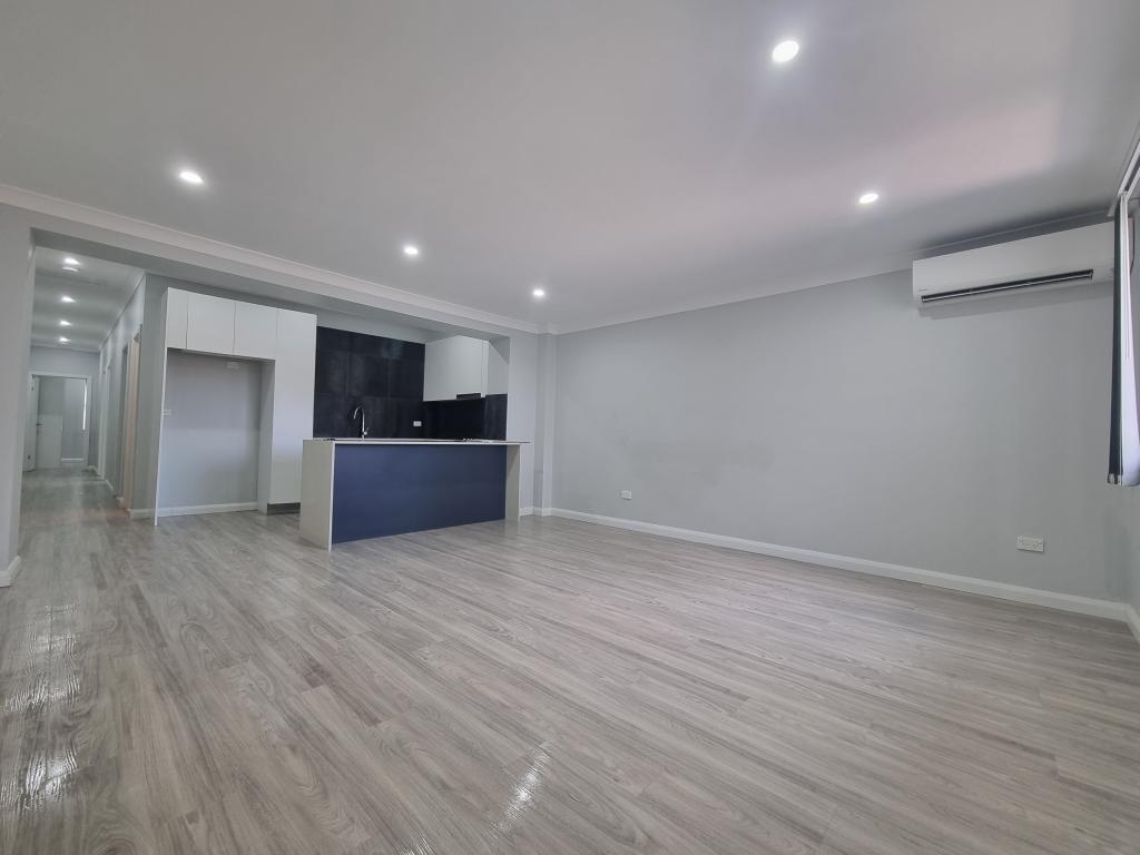 2/67 Brenan St, Smithfield, NSW 2164