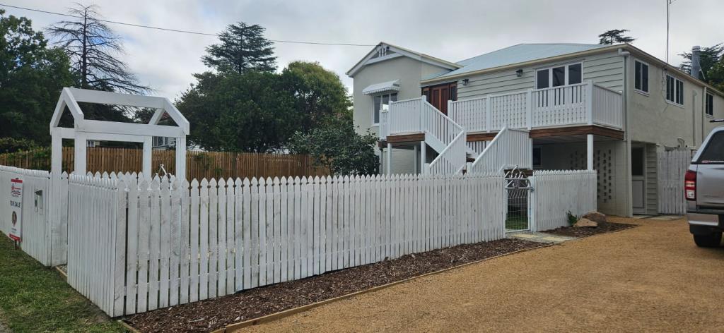 4 Mcgregor Tce, Stanthorpe, QLD 4380