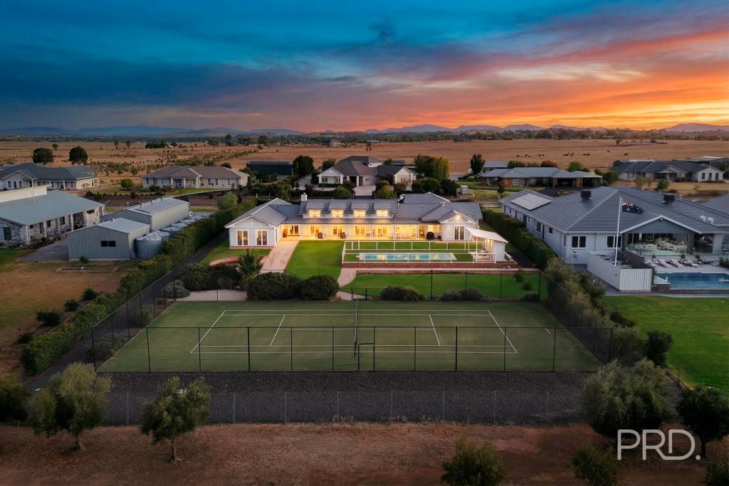 8 Rodeo Dr, Hillvue, NSW 2340