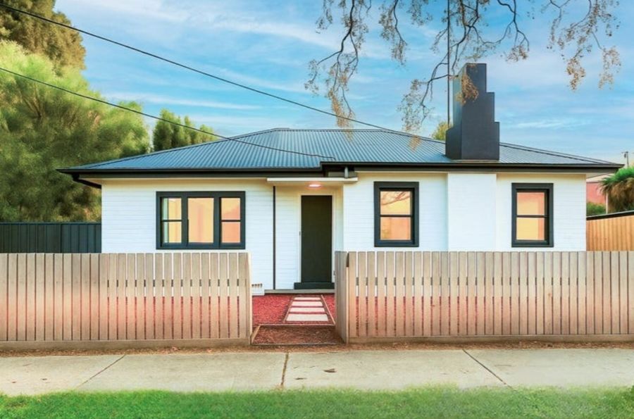 11 NAVIGATOR ST, MARIBYRNONG, VIC 3032