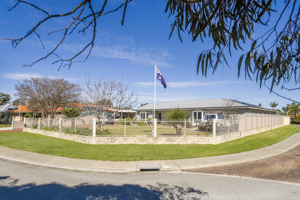 24 Reynolds Rd, Forrestfield, WA 6058