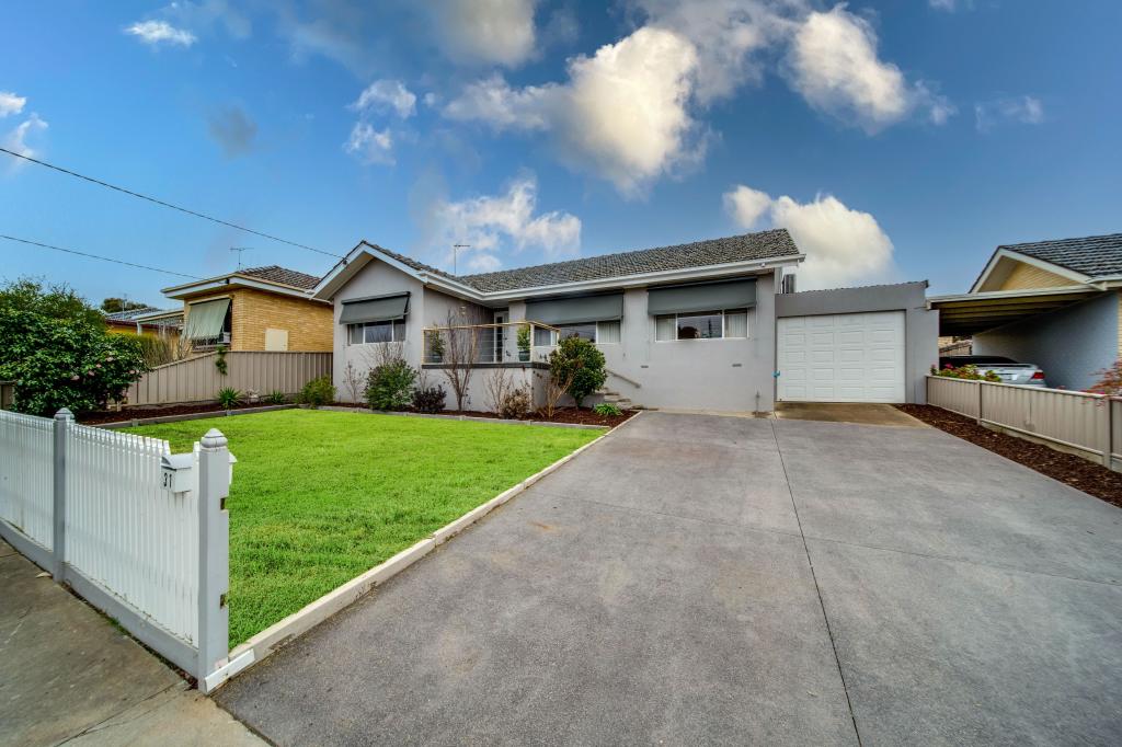 31 Curtin St, Flora Hill, VIC 3550