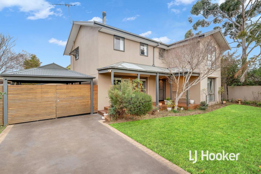 3 Dorset Pl, Melton West, VIC 3337