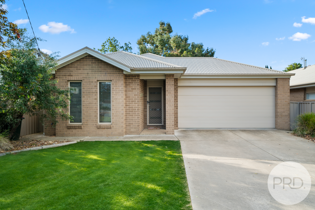 9b John St, Kooringal, NSW 2650