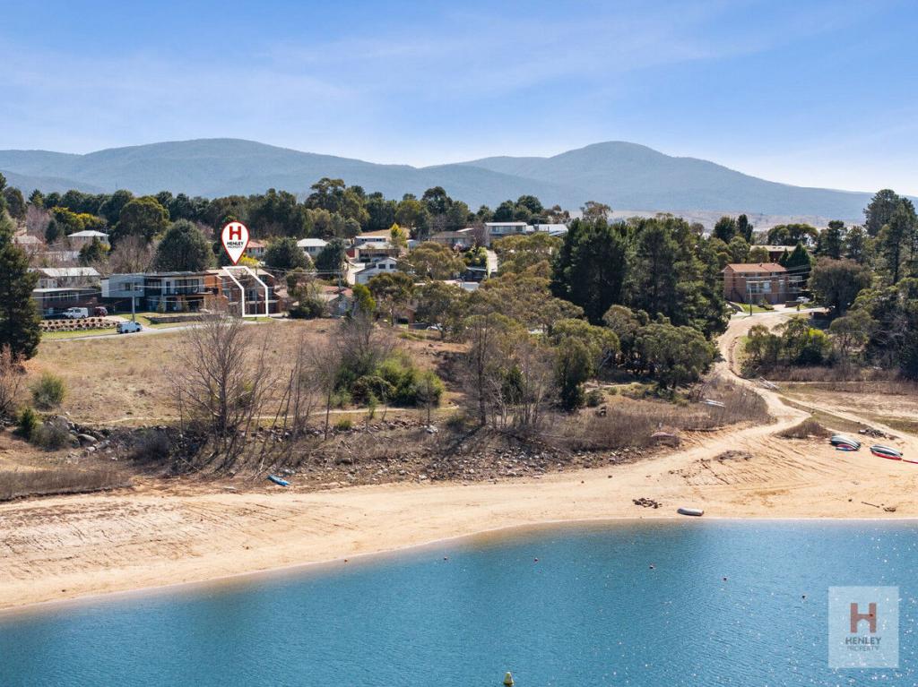 2/33 COBBON CRES, JINDABYNE, NSW 2627