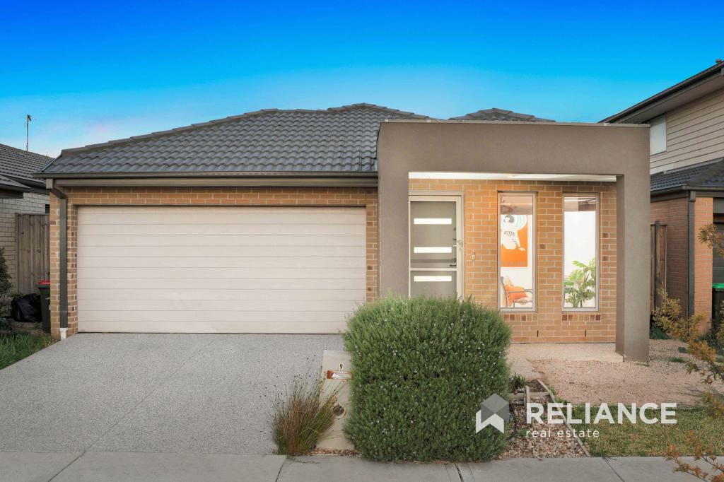 9 Smile Cres, Wyndham Vale, VIC 3024