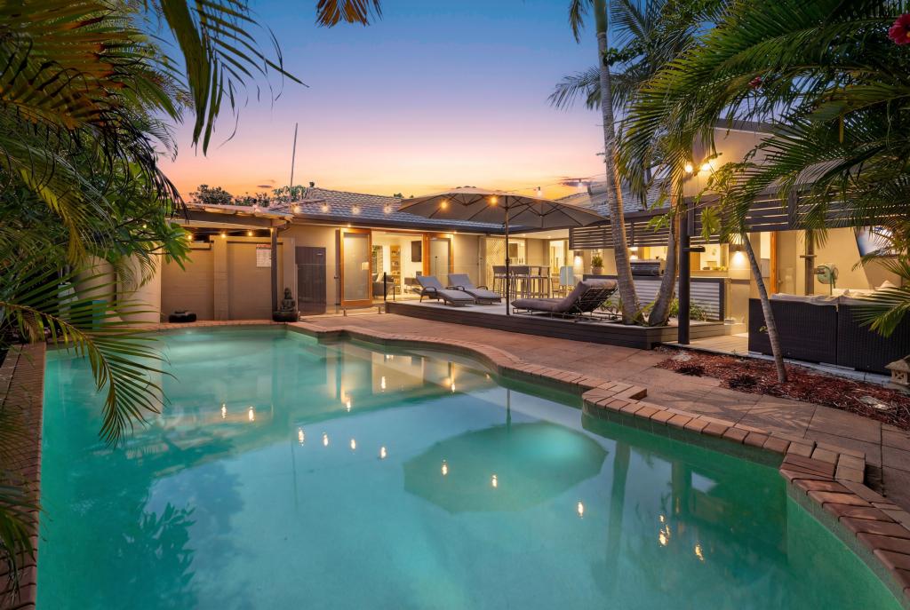 6 Nautilus Pl, Biggera Waters, QLD 4216