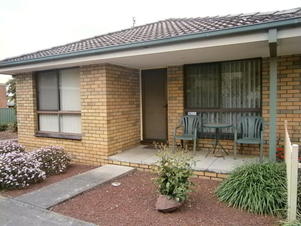 4/13 BEVERIN ST, SEBASTOPOL, VIC 3356