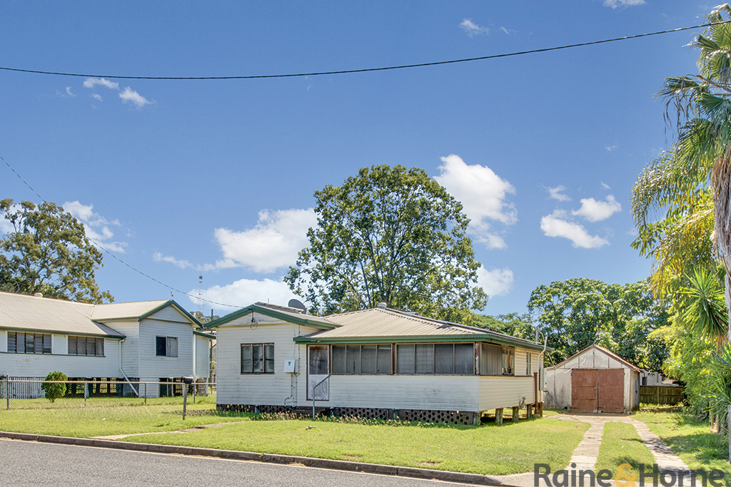 8 Roberts St, South Gladstone, QLD 4680