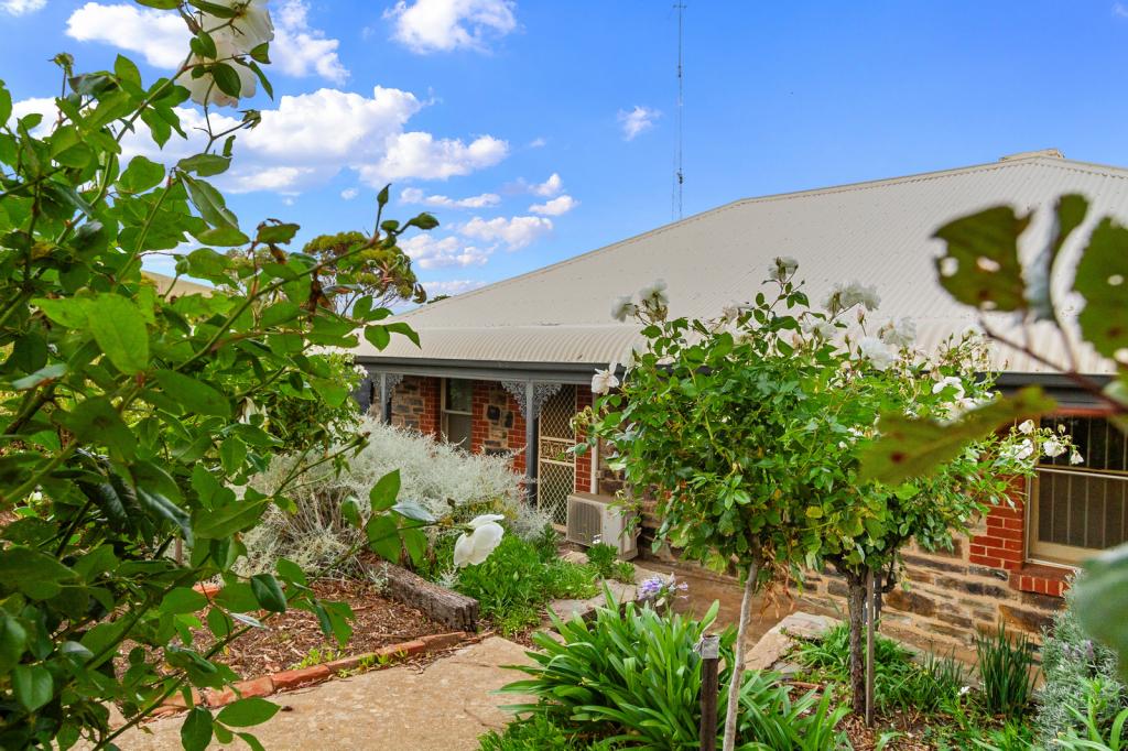 36 Paxton Tce, Burra, SA 5417