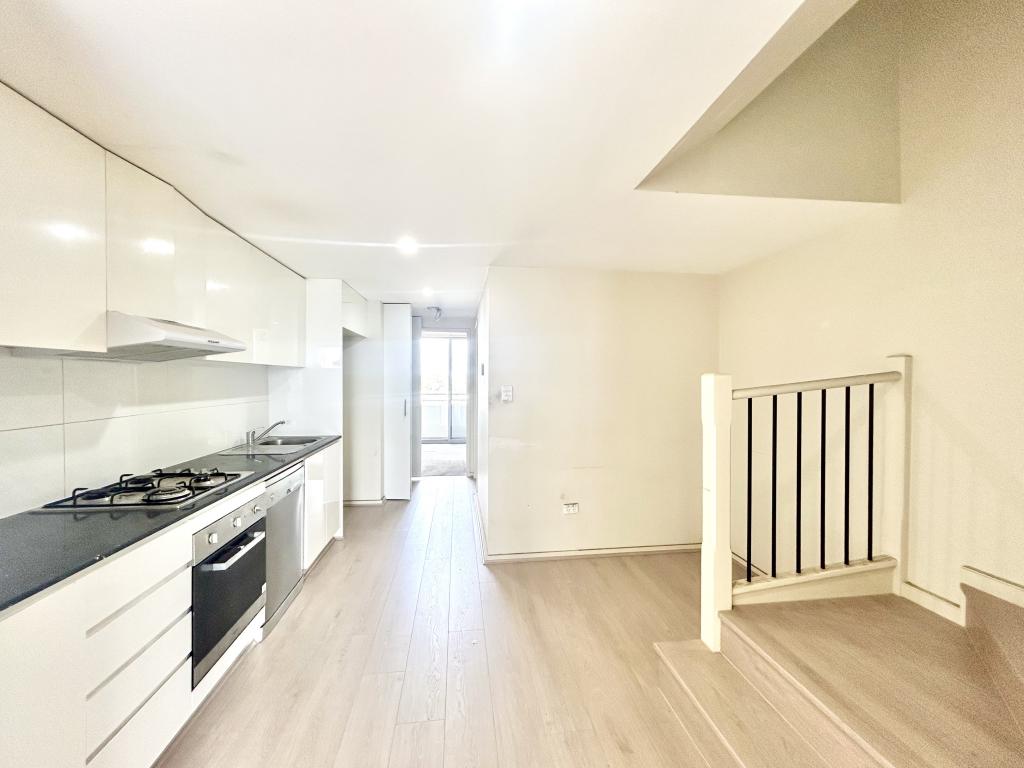 428/17 The Crescent, Fairfield, NSW 2165