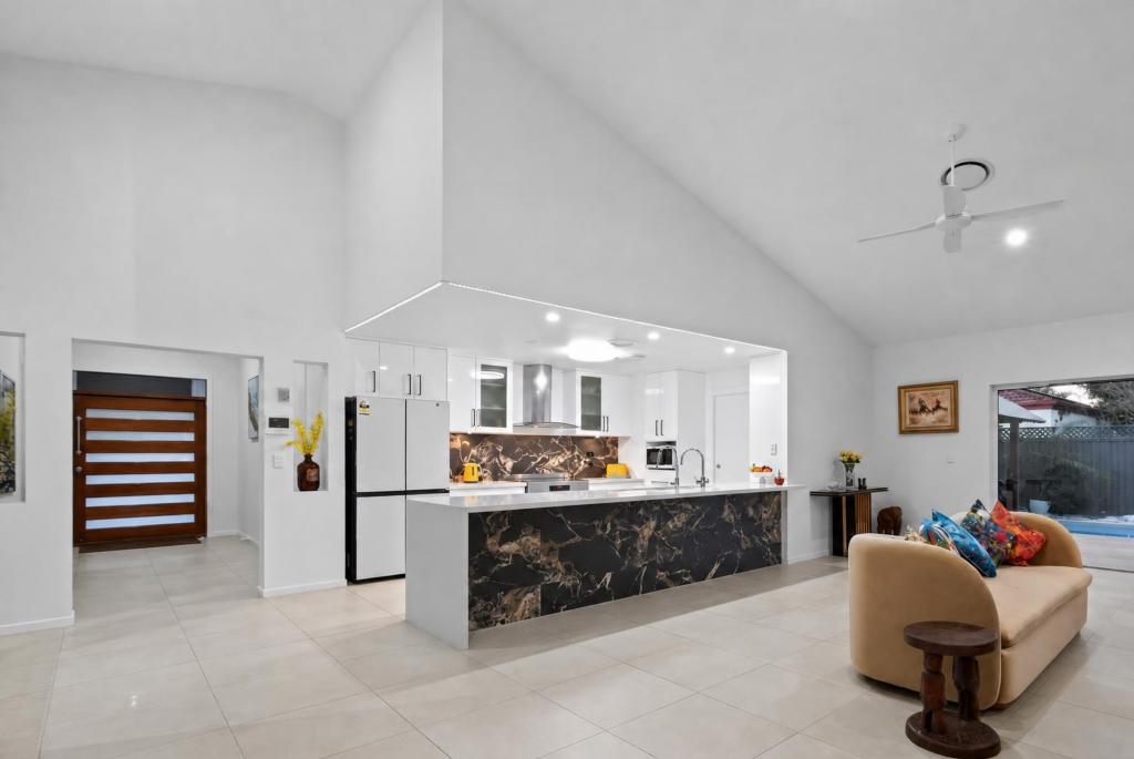 6 Manacor Pl, Coombabah, QLD 4216