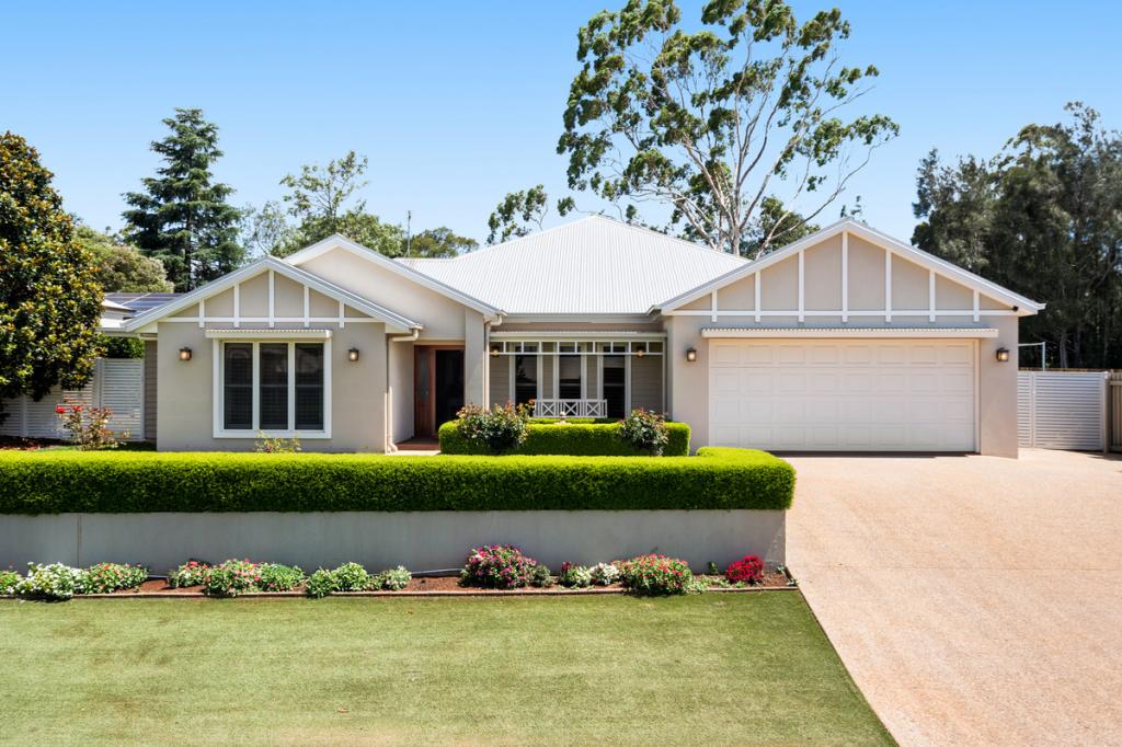 4 COLMAN DR, MIDDLE RIDGE, QLD 4350