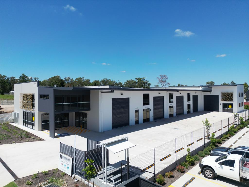 1-5/7 CORPORATE PL, LANDSBOROUGH, QLD 4550