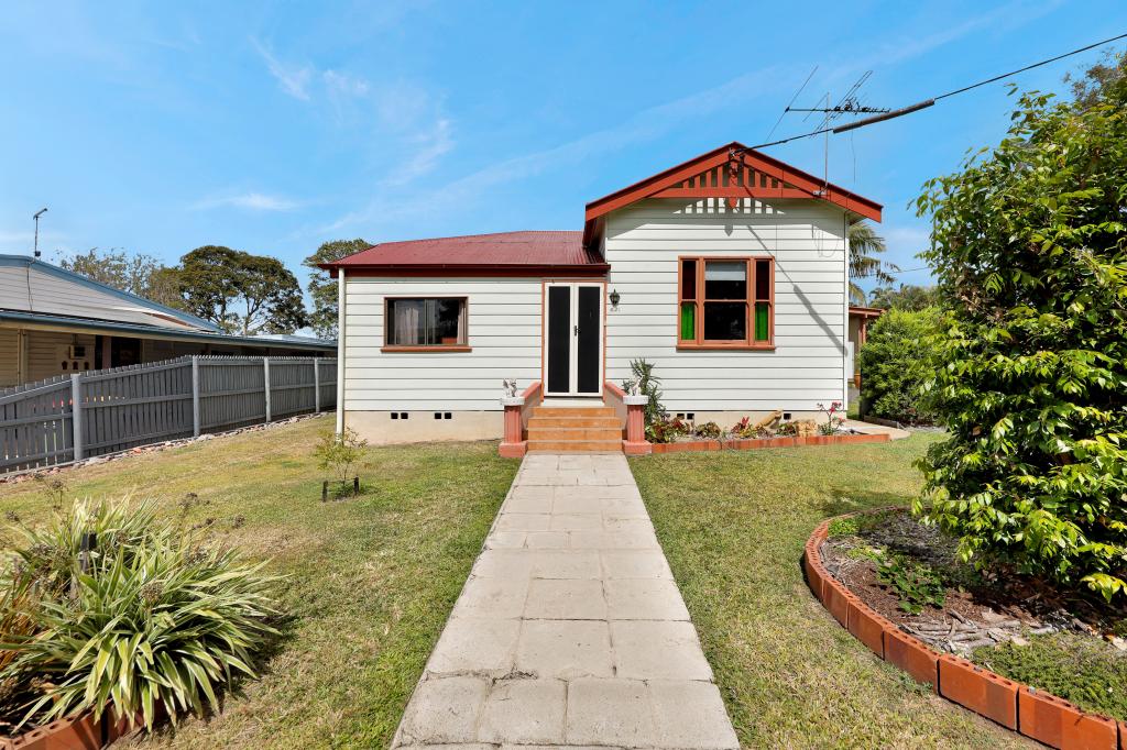 25 Anzac St, Sarina, QLD 4737