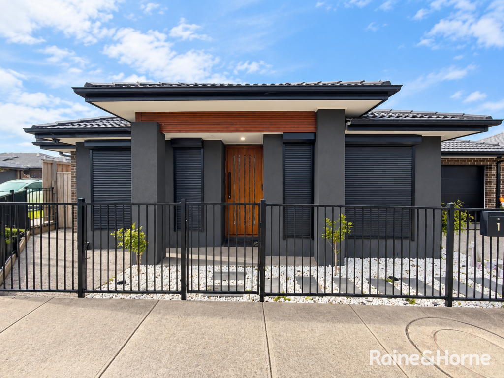 1 RHUBARB PL, MICKLEHAM, VIC 3064