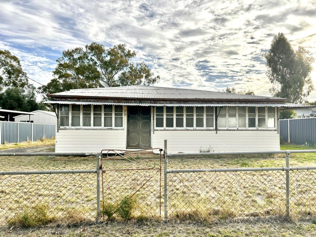 70 Northern Rd, Roma, QLD 4455