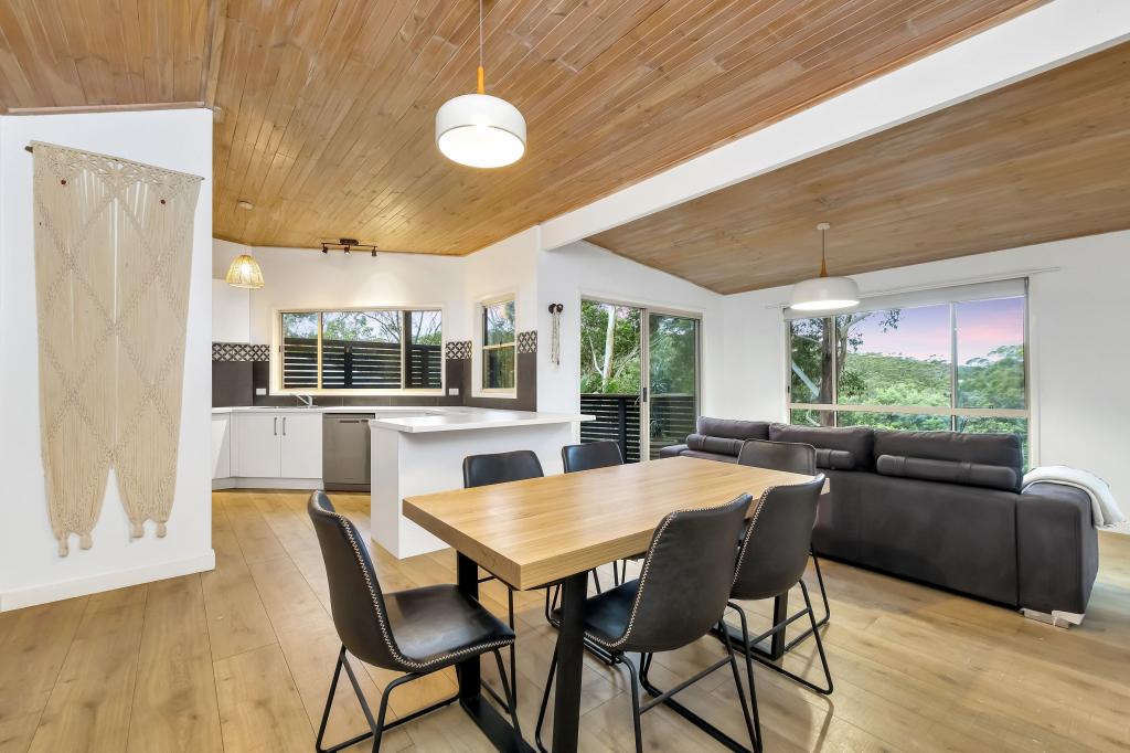 39 Lake Shore Dr, North Avoca, NSW 2260