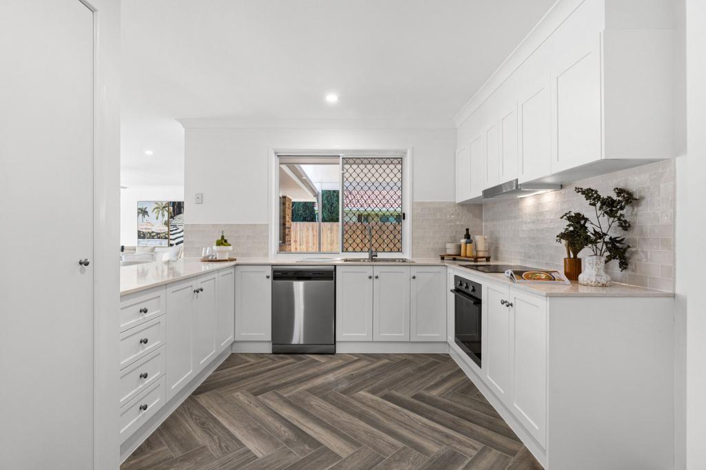 50 Ashwood Cct, Birkdale, QLD 4159