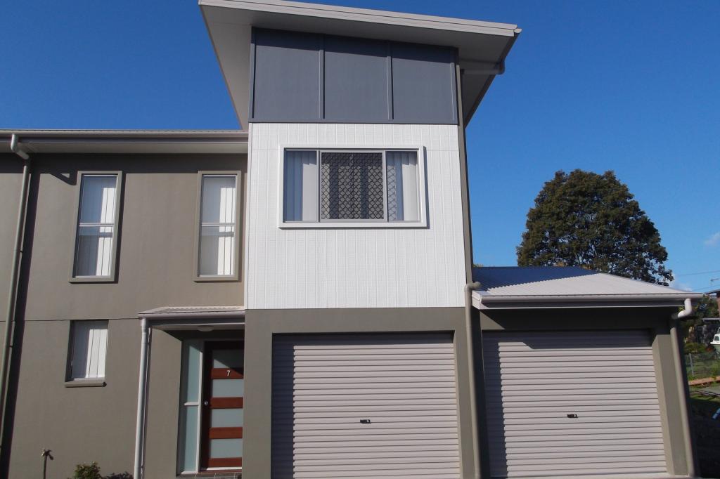 7/214-216 OAKA ST, SOUTH GLADSTONE, QLD 4680