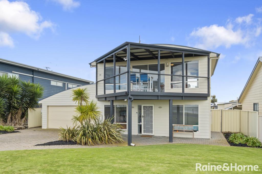 19 Lake Rd, Milang, SA 5256