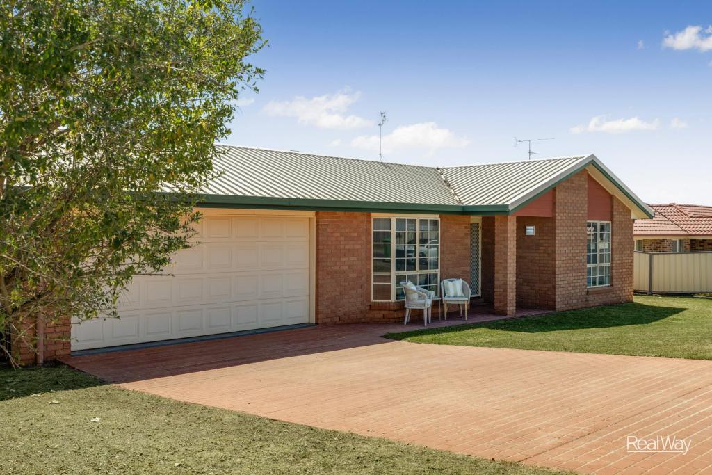 31 Fry St, Middle Ridge, QLD 4350