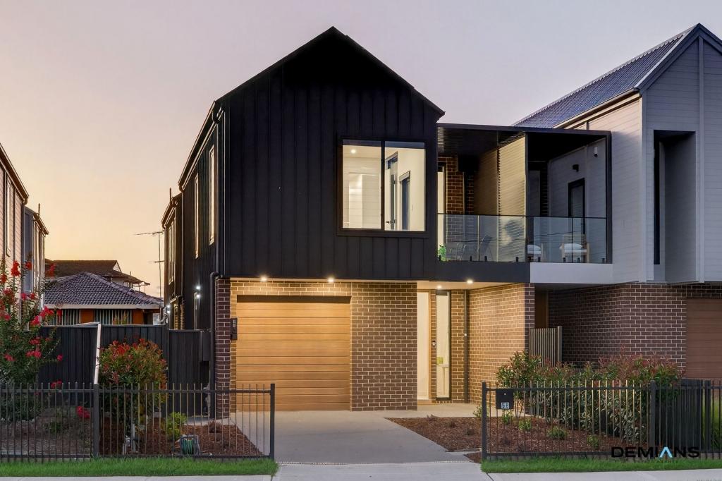 5b Josephine Cres, Moorebank, NSW 2170