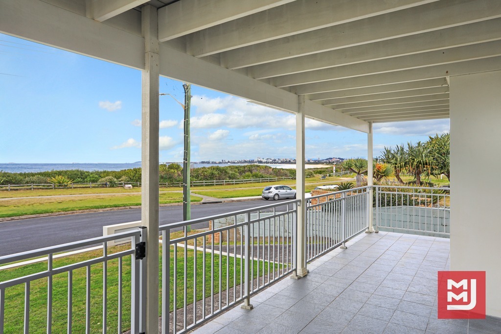 1/8 Marine Pde, Towradgi, NSW 2518