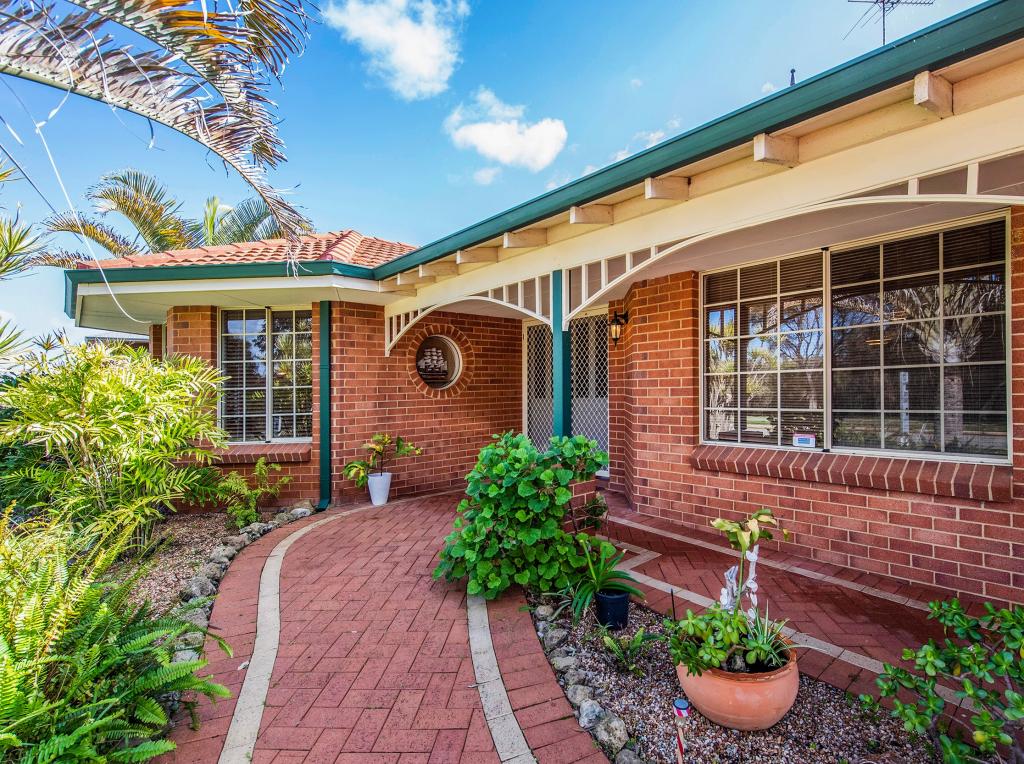 4 Charles Pl, Wannanup, WA 6210