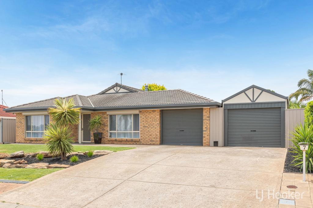 7 Sedgemoor Rd, Craigmore, SA 5114