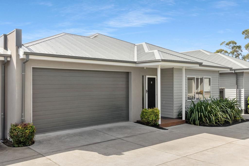 8 BLACKWOOD PL, ROSEBUD, VIC 3939