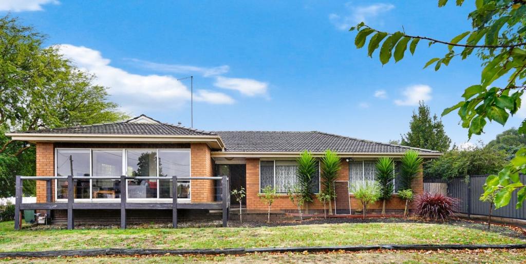 8 Arthur St, Alfredton, VIC 3350