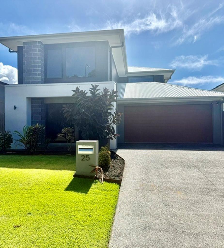 25 Ficus Pl, Redland Bay, QLD 4165