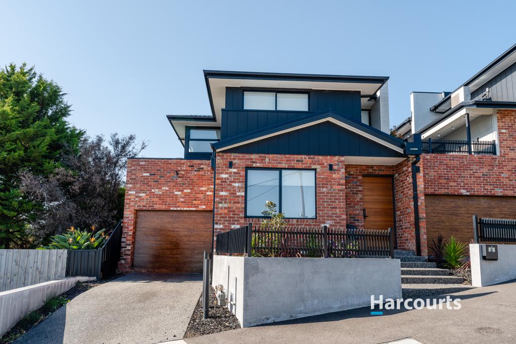 2b Greenbank Cres, Pascoe Vale South, VIC 3044