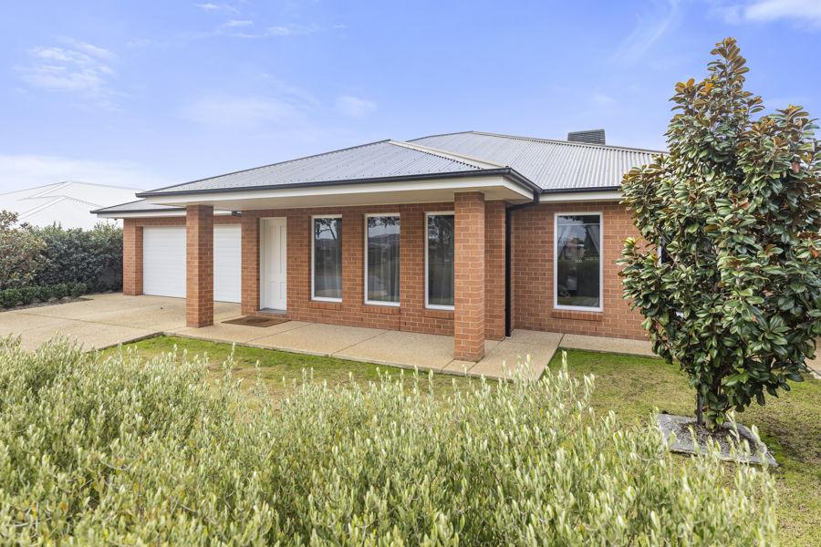 21 Coppabella Dr, Gobbagombalin, NSW 2650