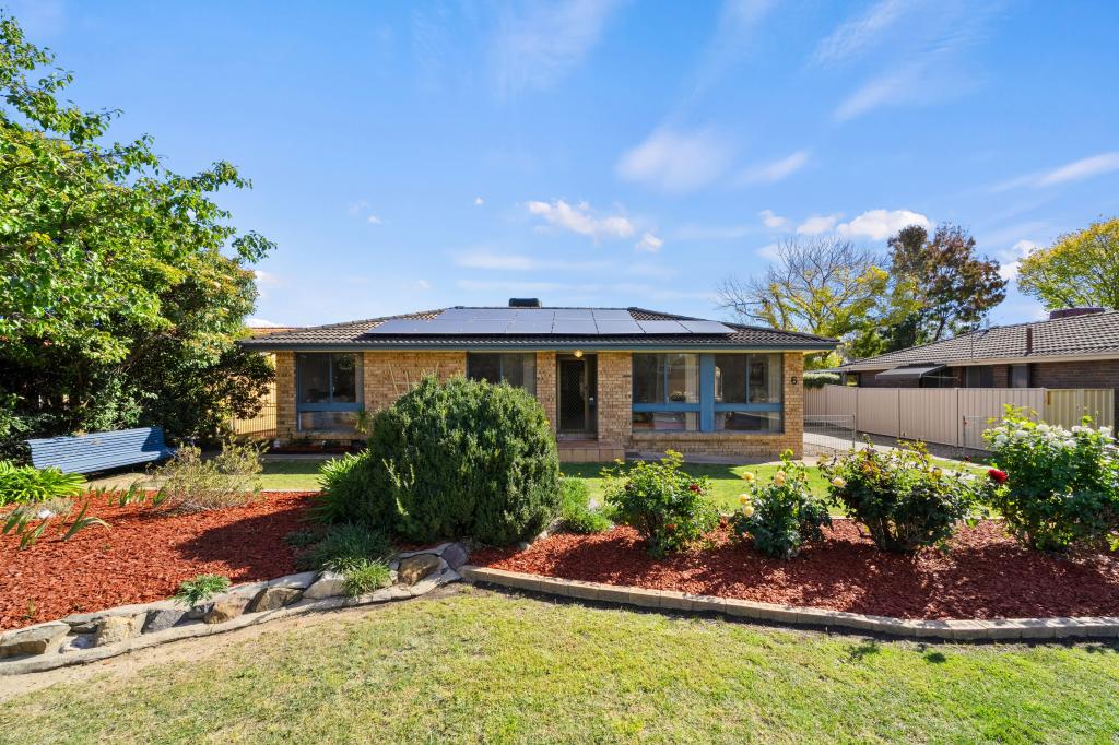 6 Wilton Pl, Monash, ACT 2904