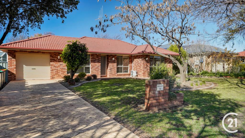 9 Arana Pl, Parkes, NSW 2870