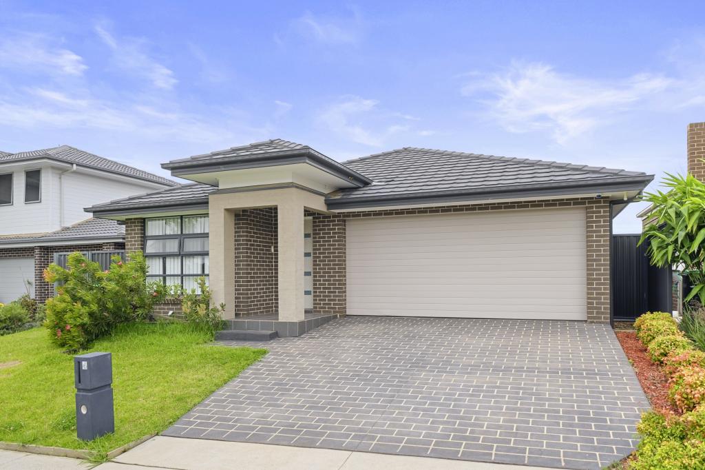 4 Pleasance St, Box Hill, NSW 2765