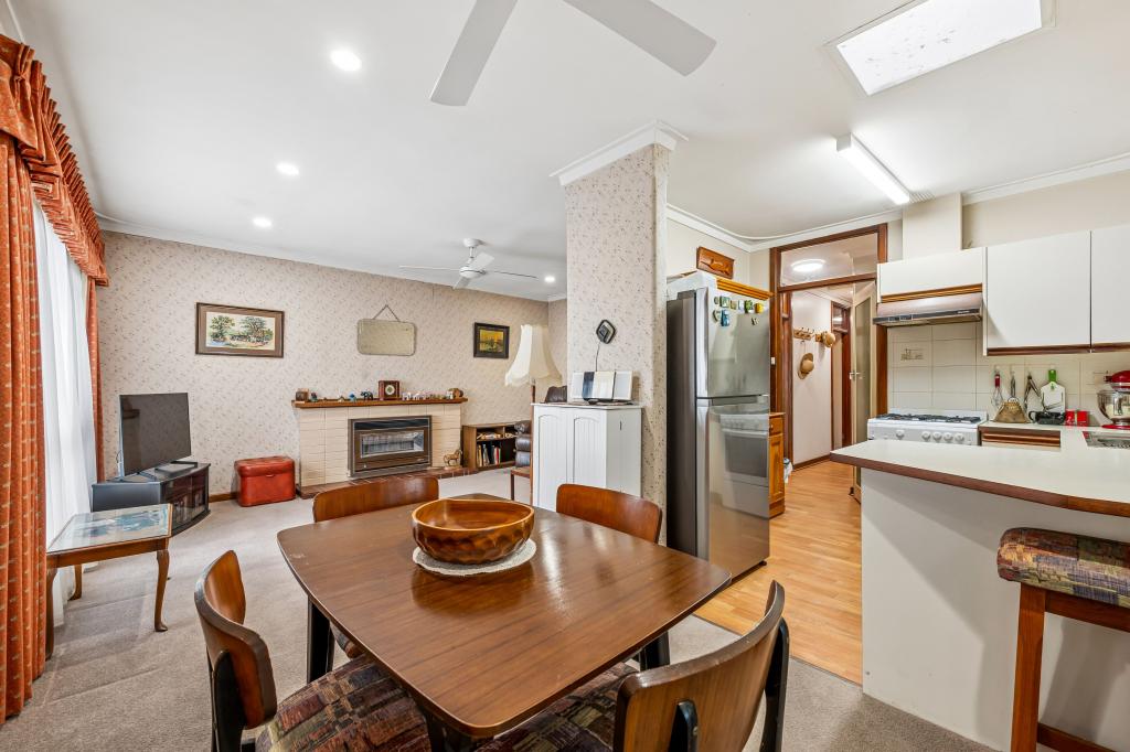 11 COBINE ST, SPEARWOOD, WA 6163