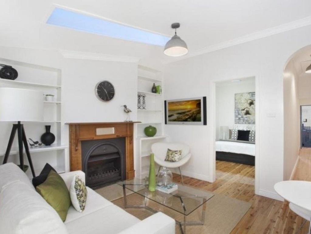 61 Hutchinson St, St Peters, NSW 2044