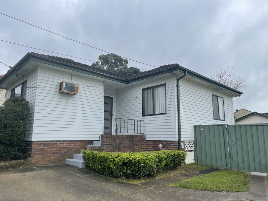 25 FUNDA CRES, LALOR PARK, NSW 2147