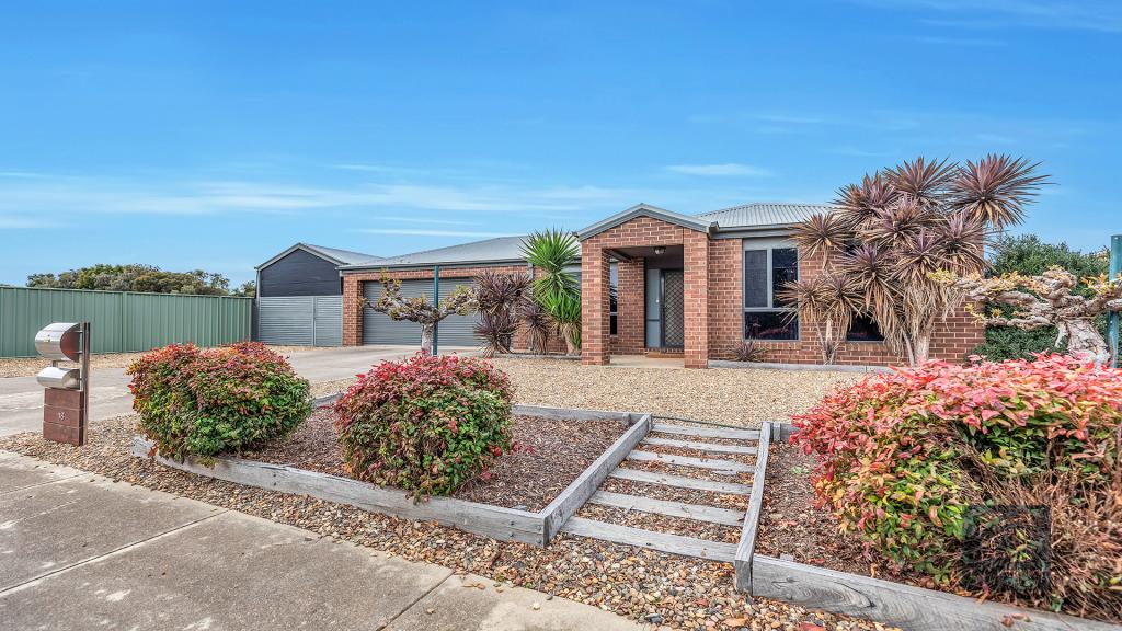 18 PAROO ST, ECHUCA, VIC 3564