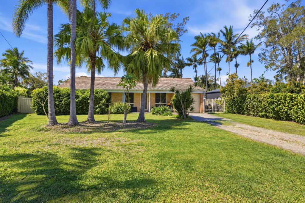 8 Taylor Cl, Emerald Beach, NSW 2456